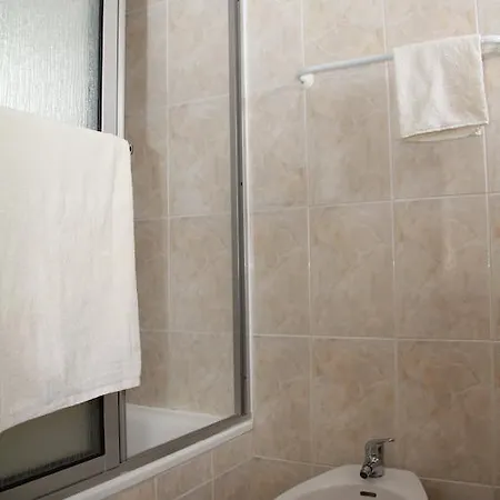 Bed & Breakfast Residencial Restaurante Marisqueira S. Joao