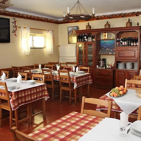 Bed & Breakfast Residencial Restaurante Marisqueira S. Joao 2*