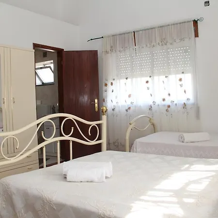 Bed & Breakfast Residencial Restaurante Marisqueira S. Joao Mangualde